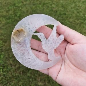 agate hummingbird moon 3.5 in